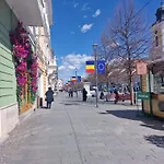 Eroilor Downtown Apartament
